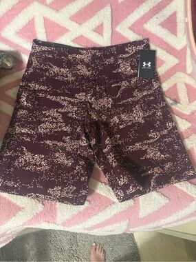 Under Armour Maroon with Light Pink Speckle Golf Shorts